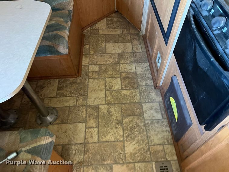 image for item LV9172 2006 Coachmen  camper