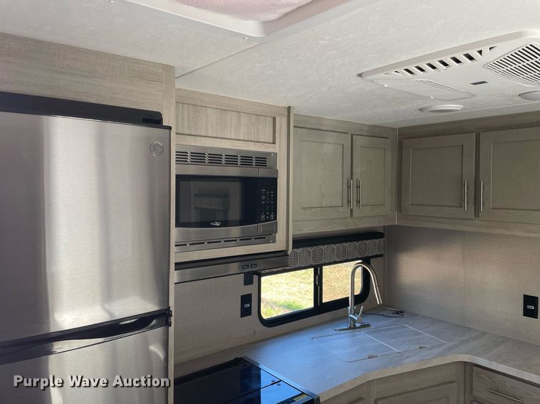 image for item LV9186 2022 Forest River Catalina  camper