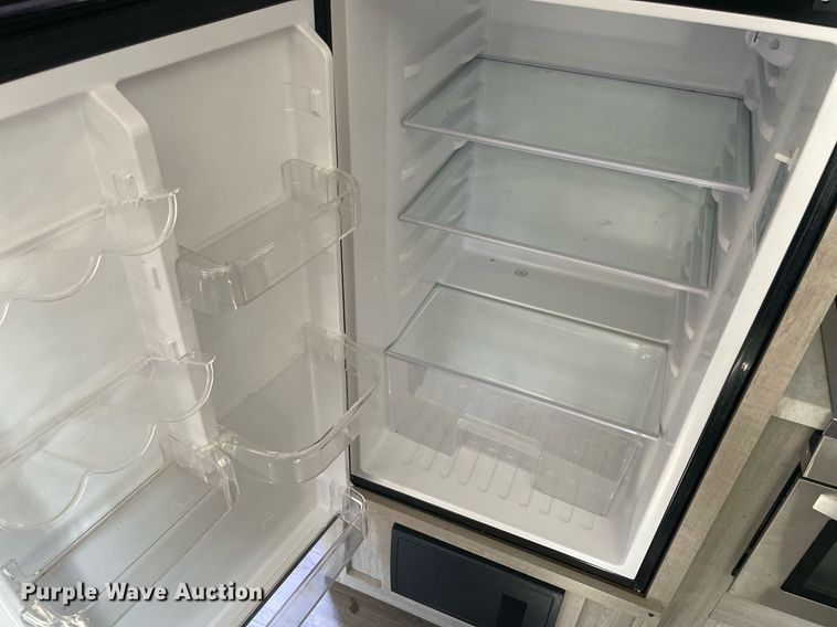 image for item LV9186 2022 Forest River Catalina  camper