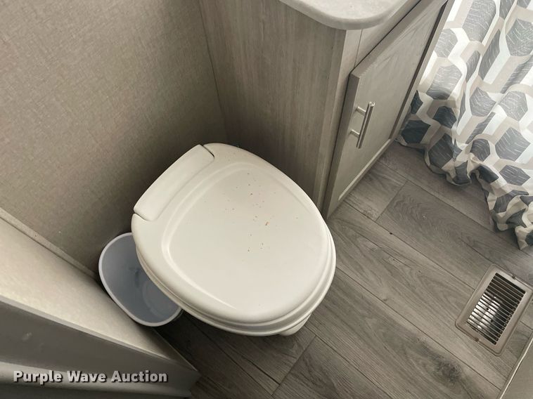 image for item LV9186 2022 Forest River Catalina  camper