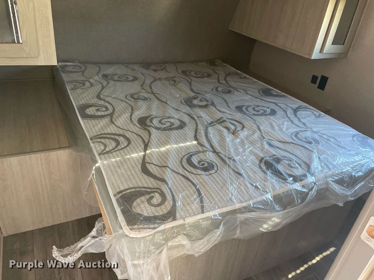 image for item LV9186 2022 Forest River Catalina  camper