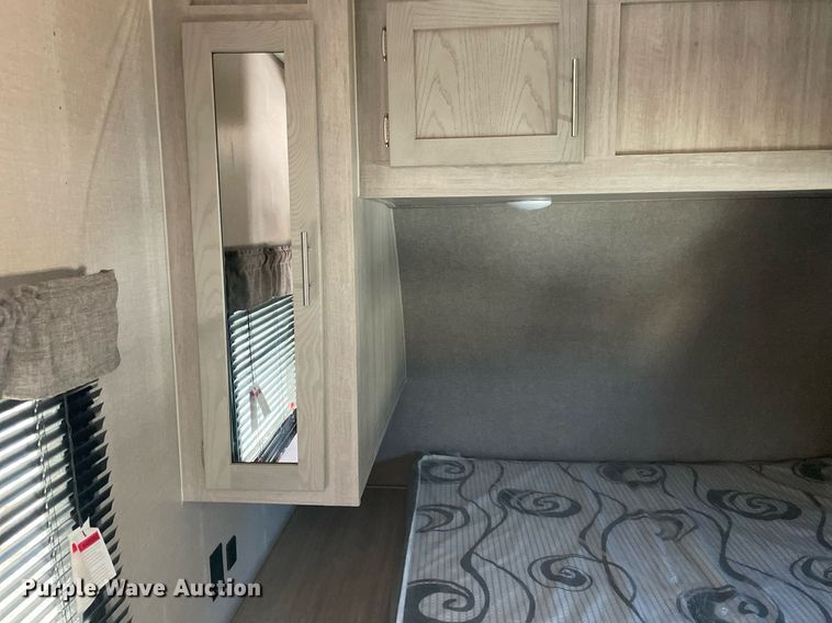 image for item LV9186 2022 Forest River Catalina  camper