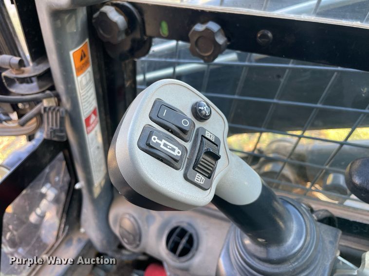 image for item LV9192 2015 New Holland C238  tracked skid steer loader