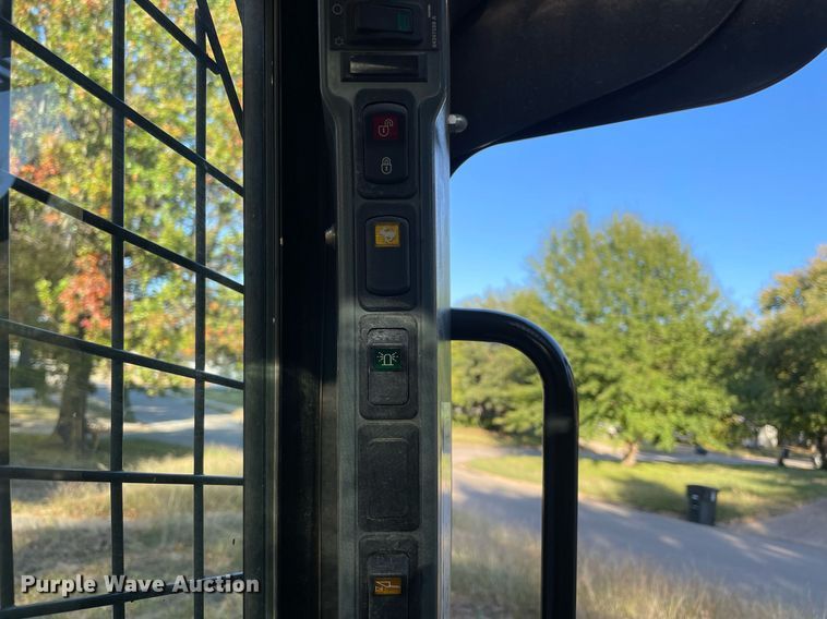 image for item LV9192 2015 New Holland C238  tracked skid steer loader