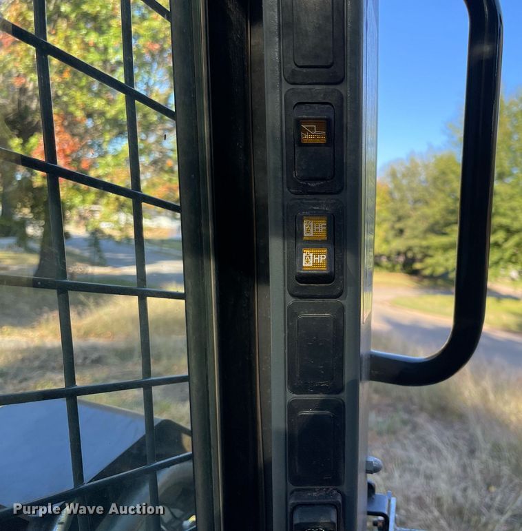 image for item LV9192 2015 New Holland C238  tracked skid steer loader