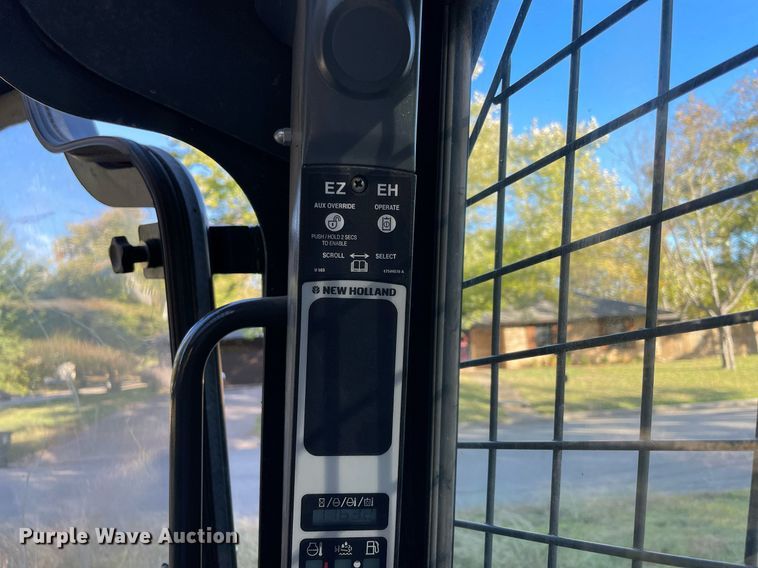 image for item LV9192 2015 New Holland C238  tracked skid steer loader