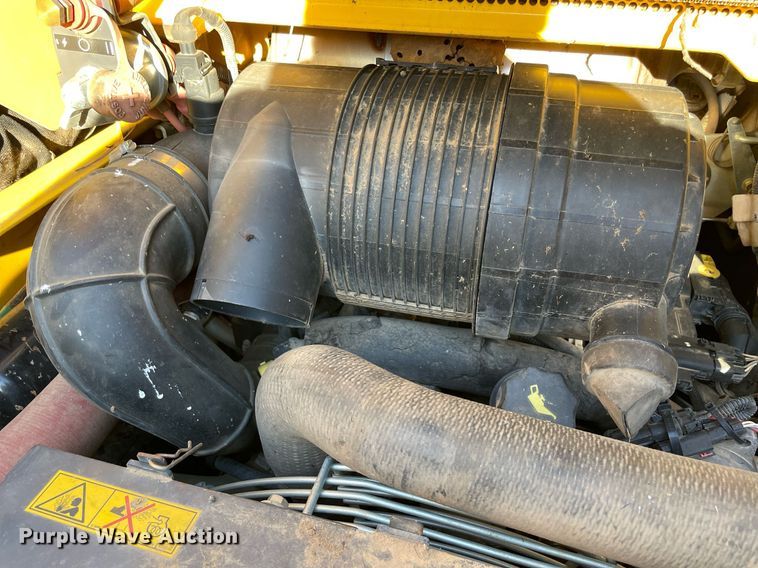 image for item LV9192 2015 New Holland C238  tracked skid steer loader