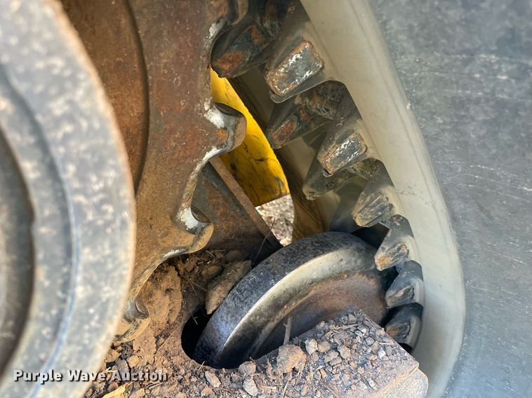 image for item LV9192 2015 New Holland C238  tracked skid steer loader