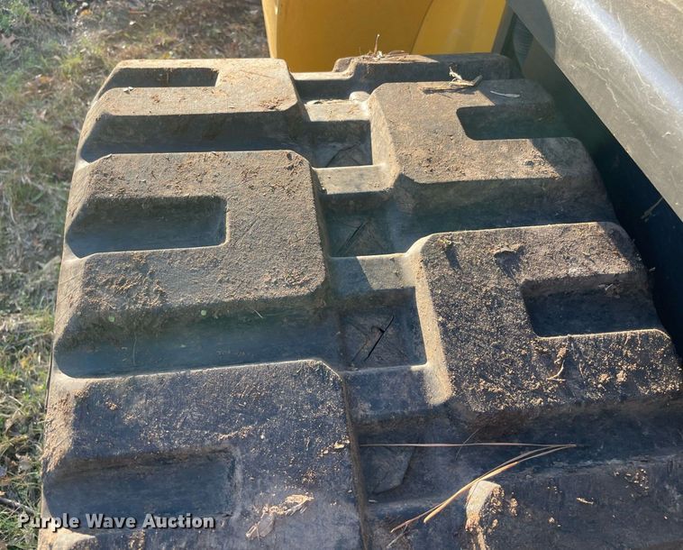 image for item LV9192 2015 New Holland C238  tracked skid steer loader