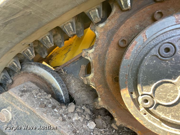 image for item LV9192 2015 New Holland C238  tracked skid steer loader