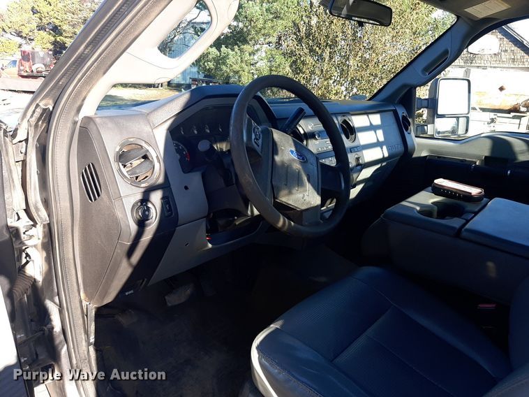 image for item LX9807 2014 Ford F350 Super Duty  bale bed pickup truck