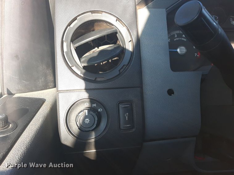 image for item LX9807 2014 Ford F350 Super Duty  bale bed pickup truck