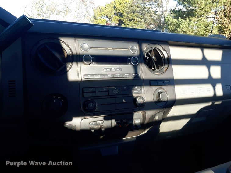 image for item LX9807 2014 Ford F350 Super Duty  bale bed pickup truck