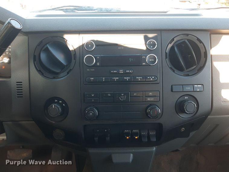 image for item LX9807 2014 Ford F350 Super Duty  bale bed pickup truck