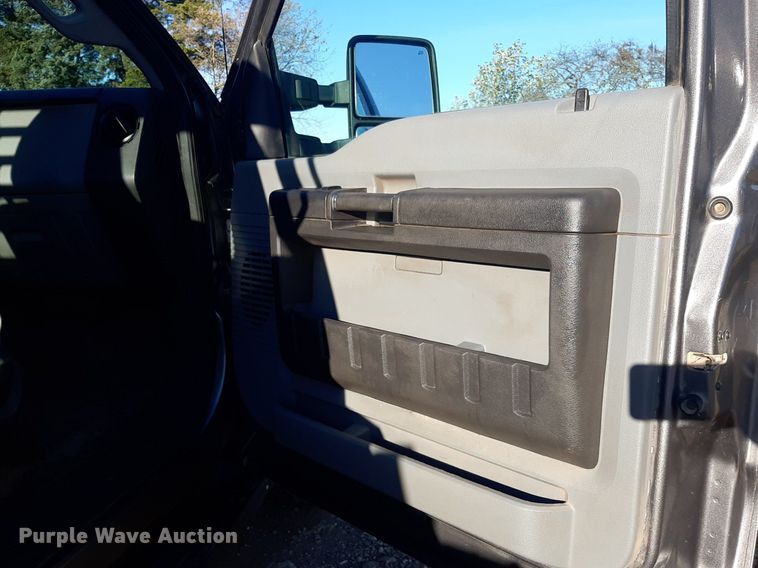 image for item LX9807 2014 Ford F350 Super Duty  bale bed pickup truck