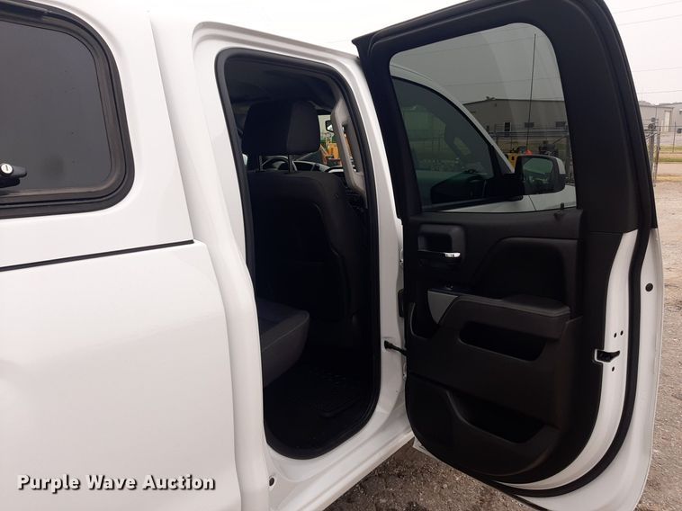 image for item LX9815 2015 Chevrolet Silverado 1500  Double Cab pickup truck