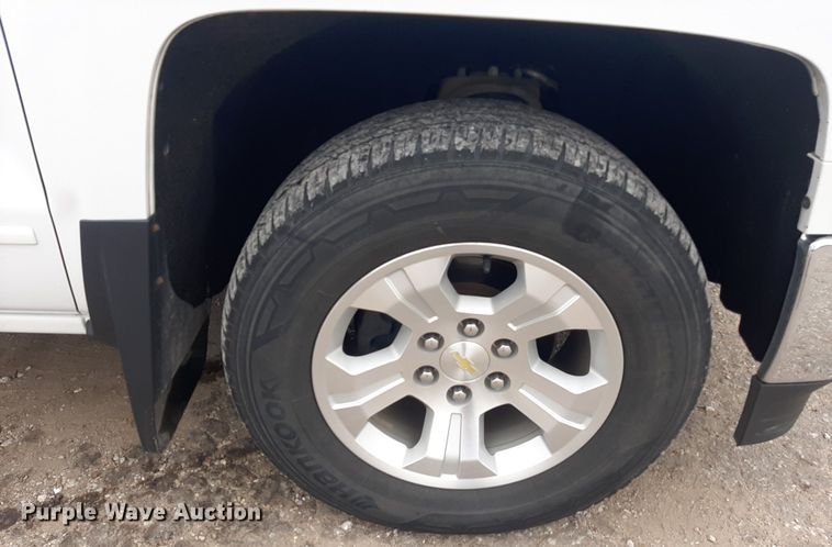 image for item LX9815 2015 Chevrolet Silverado 1500  Double Cab pickup truck