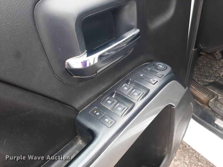 image for item LX9817 2015 Chevrolet Silverado 1500  Double Cab pickup truck