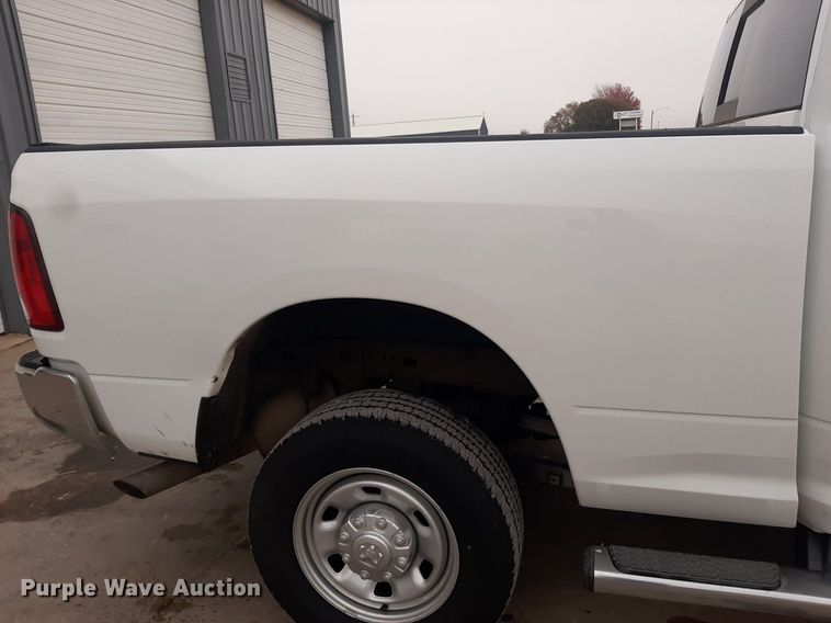 image for item LX9818 2014 Dodge Ram 2500HD  Crew Cab pickup truck