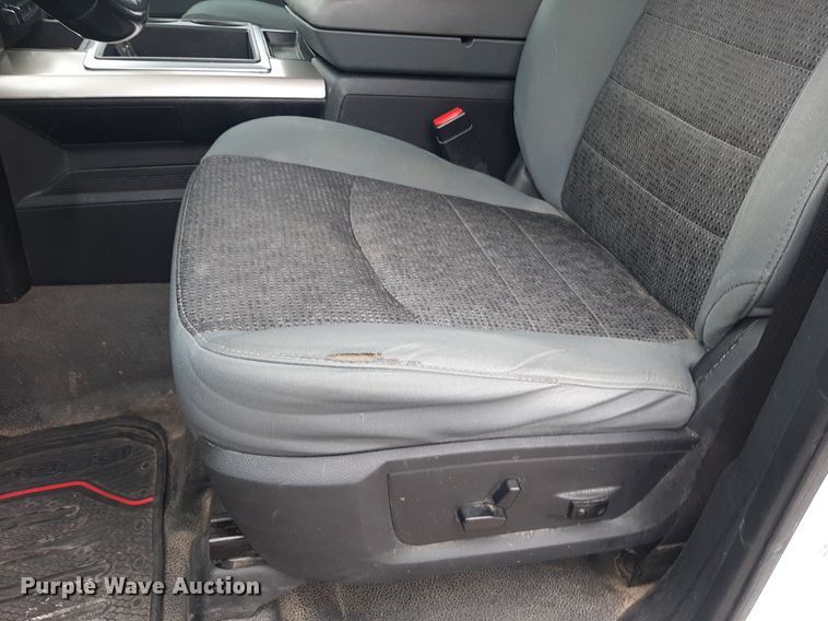 image for item LX9818 2014 Dodge Ram 2500HD  Crew Cab pickup truck