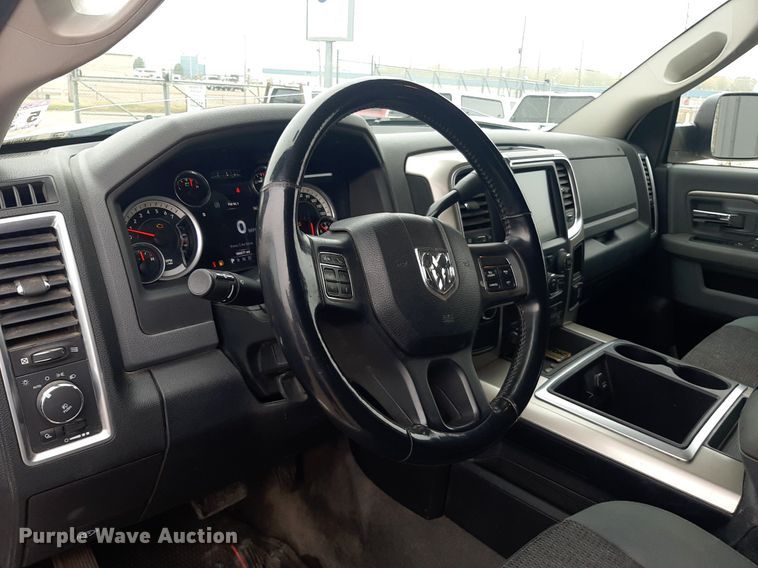 image for item LX9818 2014 Dodge Ram 2500HD  Crew Cab pickup truck