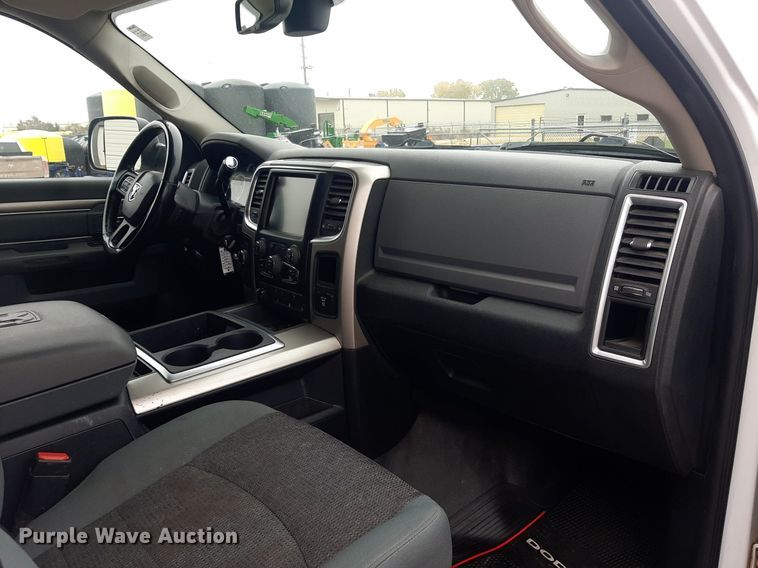 image for item LX9818 2014 Dodge Ram 2500HD  Crew Cab pickup truck