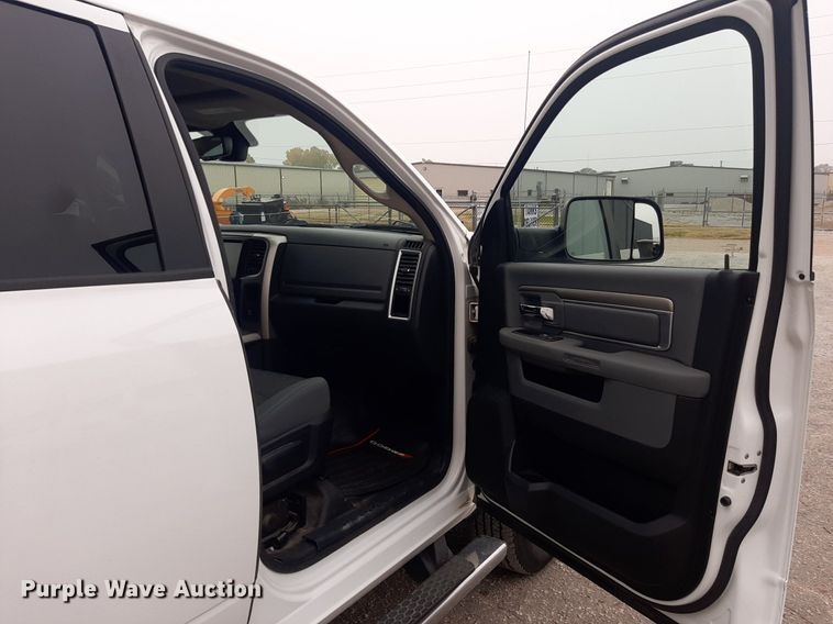 image for item LX9818 2014 Dodge Ram 2500HD  Crew Cab pickup truck