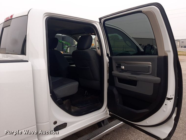 image for item LX9818 2014 Dodge Ram 2500HD  Crew Cab pickup truck