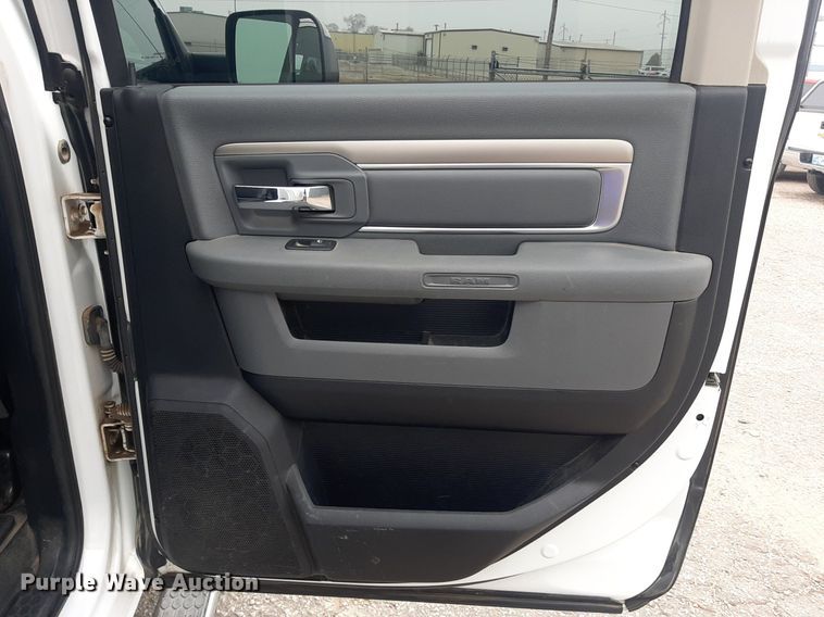 image for item LX9818 2014 Dodge Ram 2500HD  Crew Cab pickup truck