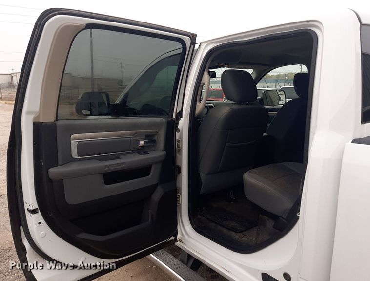 image for item LX9818 2014 Dodge Ram 2500HD  Crew Cab pickup truck