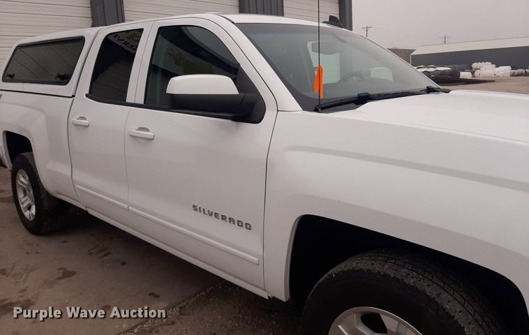 image for item LX9819 2015 Chevrolet Silverado 1500  Double Cab pickup truck