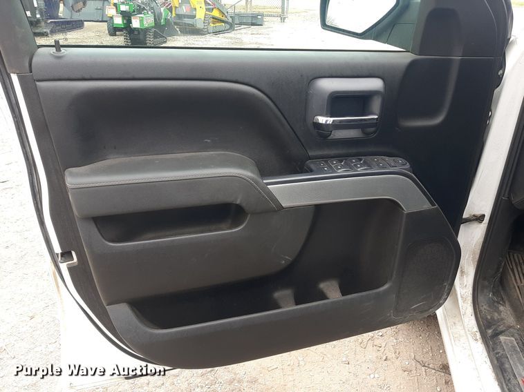 image for item LX9819 2015 Chevrolet Silverado 1500  Double Cab pickup truck