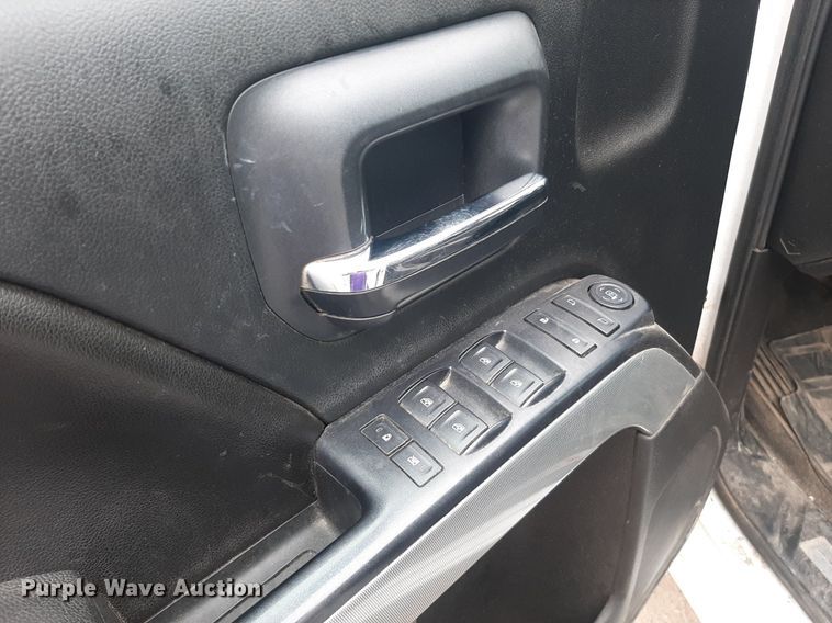 image for item LX9819 2015 Chevrolet Silverado 1500  Double Cab pickup truck