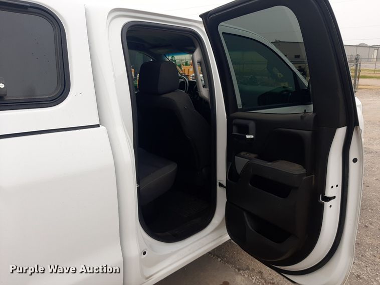 image for item LX9819 2015 Chevrolet Silverado 1500  Double Cab pickup truck