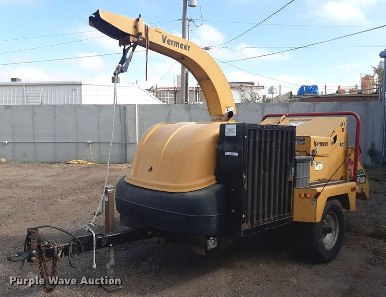 image for item LX9820 2007 Vermeer BC1500  wood chipper