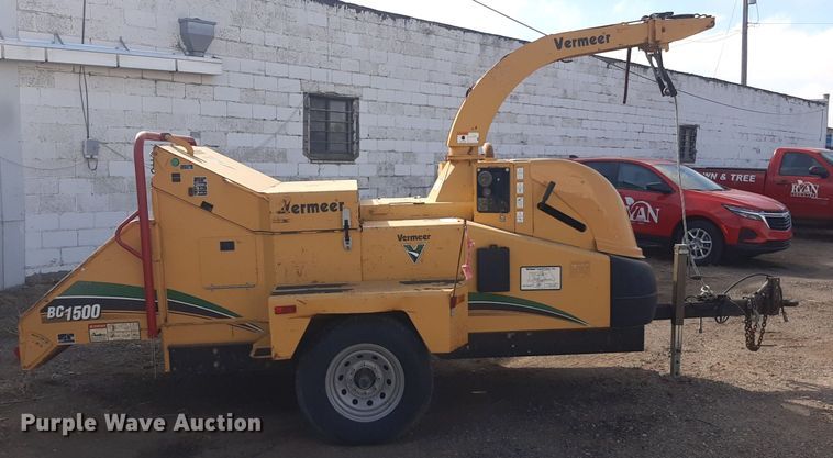 image for item LX9820 2007 Vermeer BC1500  wood chipper