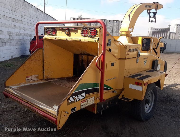 image for item LX9820 2007 Vermeer BC1500  wood chipper