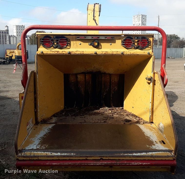image for item LX9820 2007 Vermeer BC1500  wood chipper