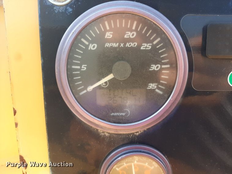 image for item LX9820 2007 Vermeer BC1500  wood chipper