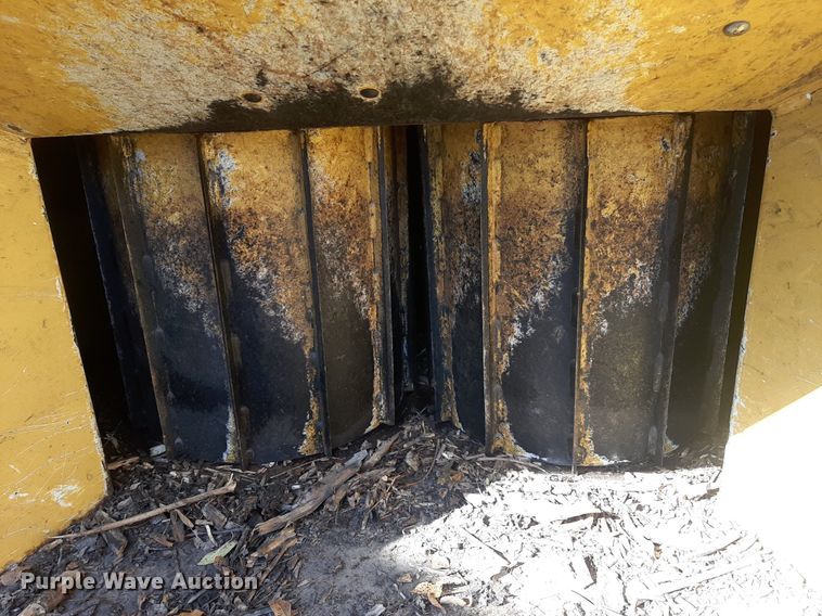 image for item LX9820 2007 Vermeer BC1500  wood chipper