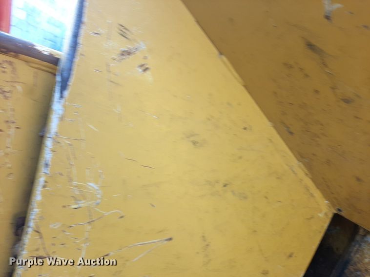 image for item LX9820 2007 Vermeer BC1500  wood chipper