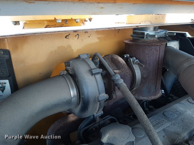 image for item LX9820 2007 Vermeer BC1500  wood chipper