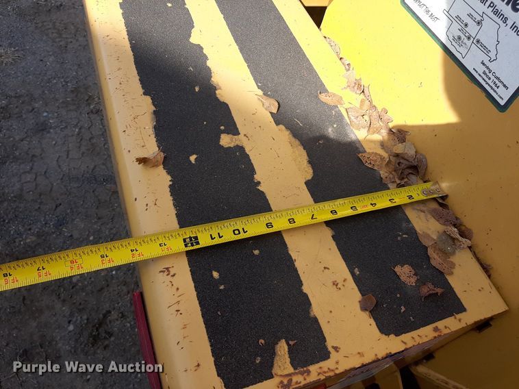 image for item LX9820 2007 Vermeer BC1500  wood chipper