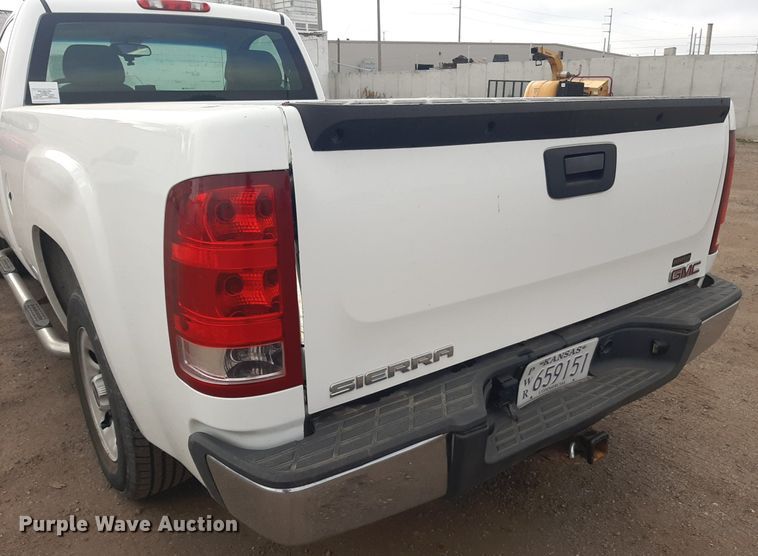 image for item LX9821 2008 GMC Sierra 1500  pickup truck