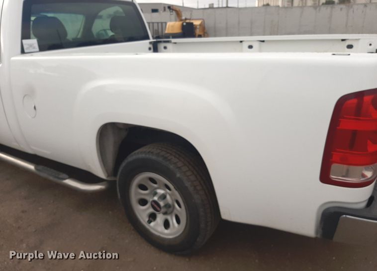 image for item LX9821 2008 GMC Sierra 1500  pickup truck