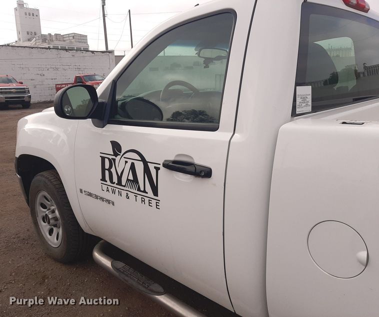 image for item LX9821 2008 GMC Sierra 1500  pickup truck