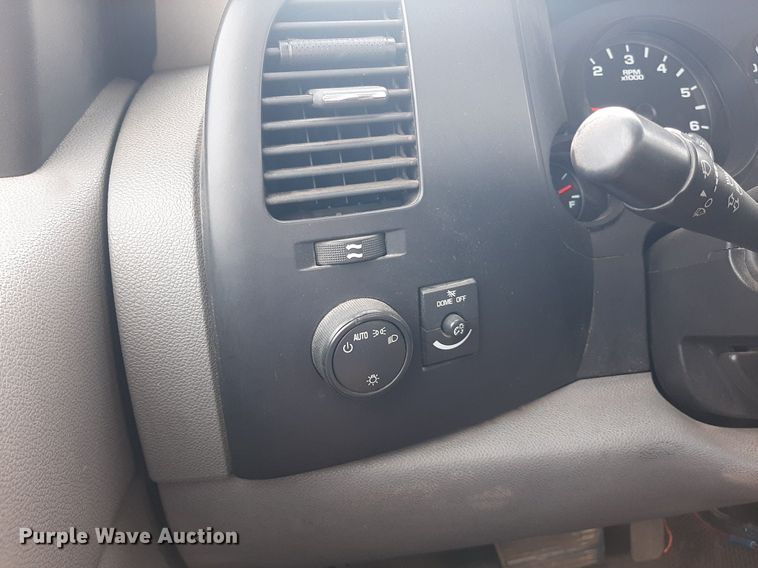 image for item LX9821 2008 GMC Sierra 1500  pickup truck