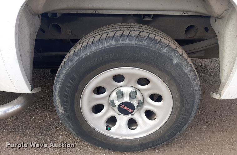 image for item LX9821 2008 GMC Sierra 1500  pickup truck