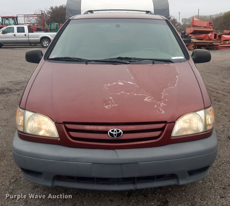 image for item LX9825 2001 Toyota Sienna  van