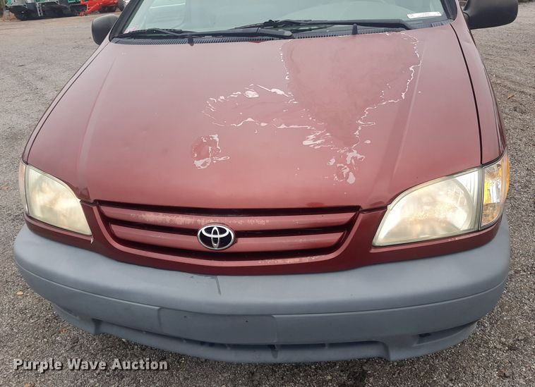 image for item LX9825 2001 Toyota Sienna  van